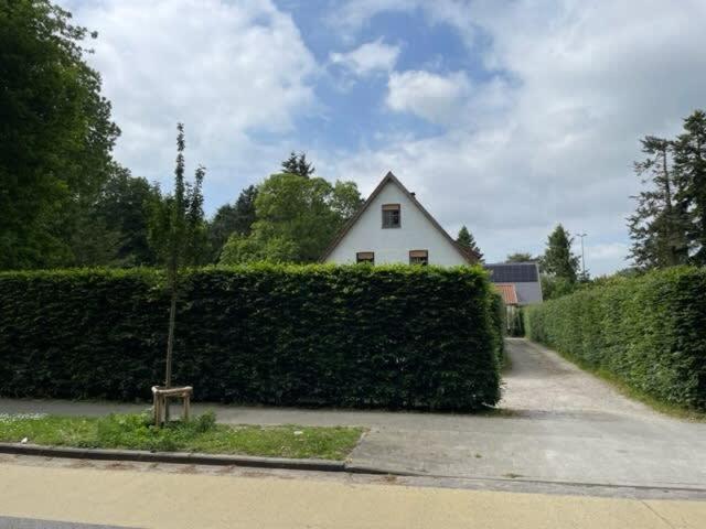Huswell - Two Guest-Rooms In Stylish Villa - Free Bikes Bruges Exterior photo